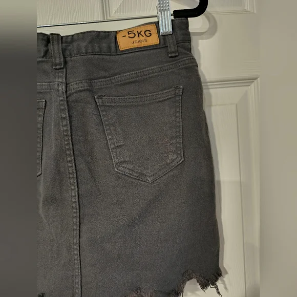 5KG Jeans Sz L Distressed Black Denim Squirt - Picture 7 of 8